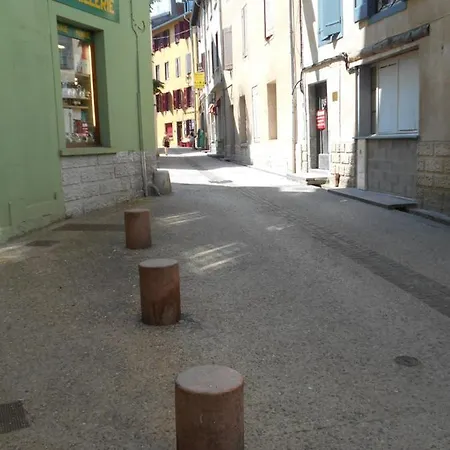 Belle T2 Neuf Et En Plein Centre