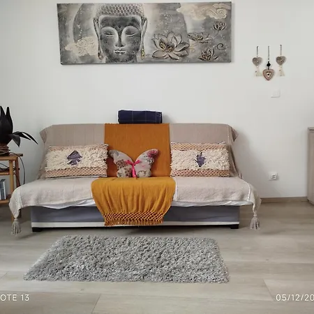 Belle T2 Neuf Et En Plein Centre *