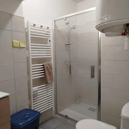 Belle T2 Neuf Et En Plein Centre *